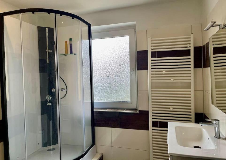 דיסבורג Duesseldorf Messe And Airport, 2-Bedroom Apartment With Kitchen And Garden מראה חיצוני תמונה